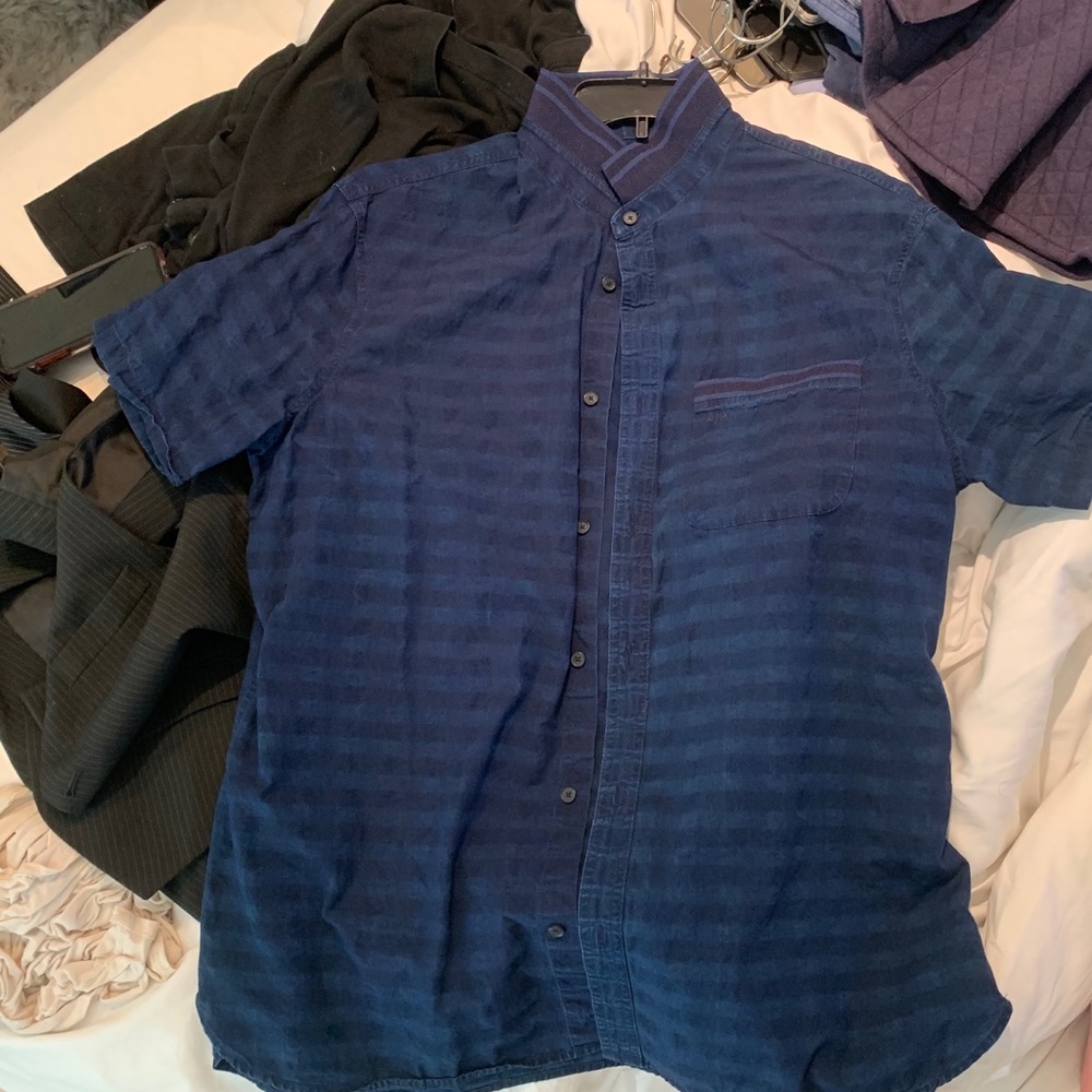Armani Exchange: Men’s Button Down